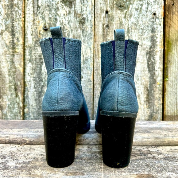 Sole Society Chelsea Boots - Picture 4 of 7